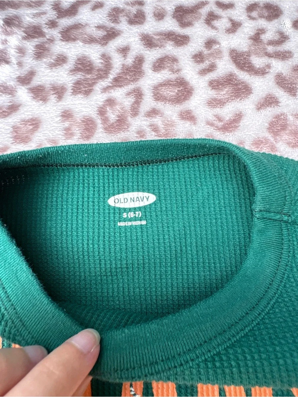 Old Navy Green Long-Sleeve 'Titans Dinosaur Museum' Tee Size 6-7